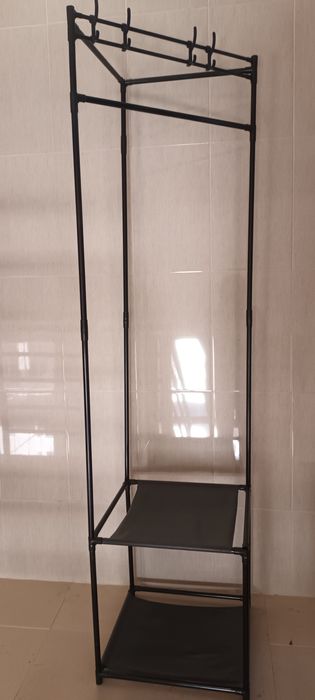 Cabide de canto impecável