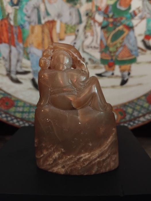 Figura de Imortal em pedra dura.