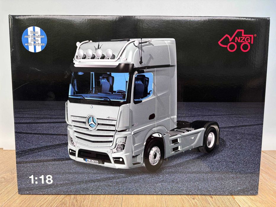Mercedes-Benz Actros GigaSpace 4x2 2023 (Blue) NZG 1:18