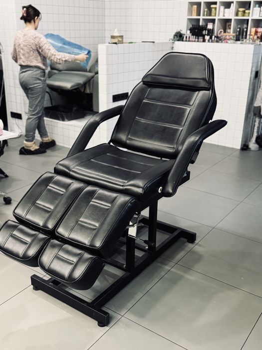 Крісло-кушетка педикюрно косметологічна