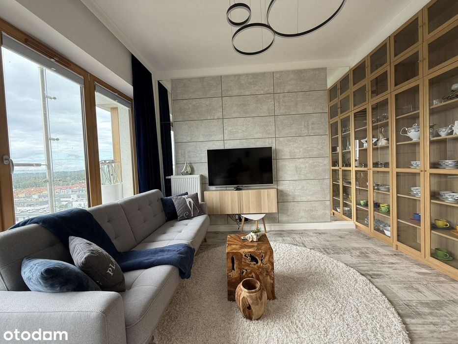 Apartament mieszkalny z balkonem i miejscem parkingowym.