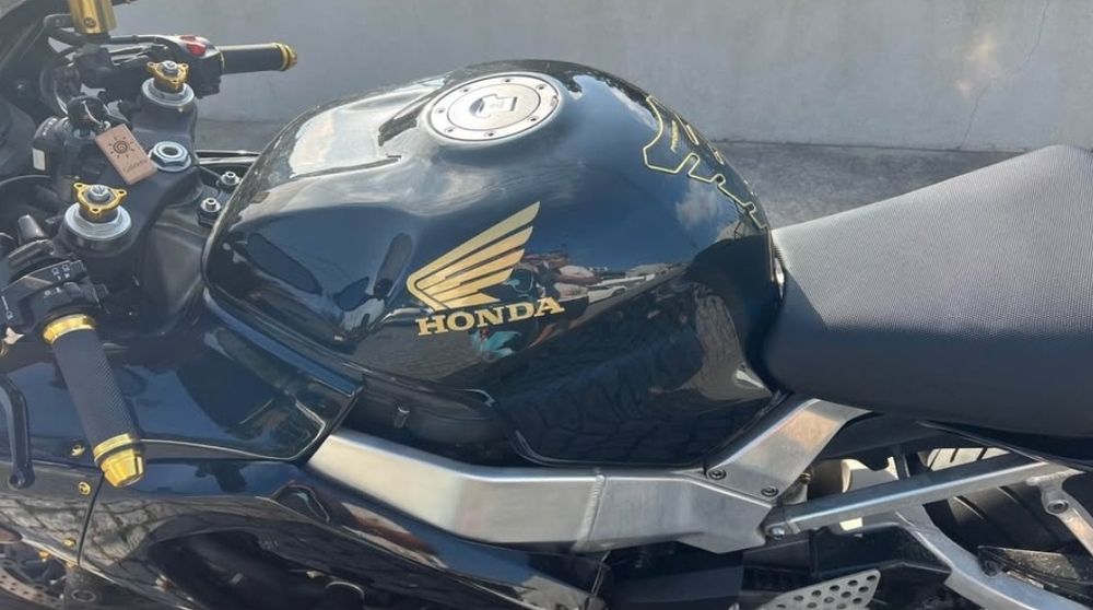 Honda CBR 900RR.