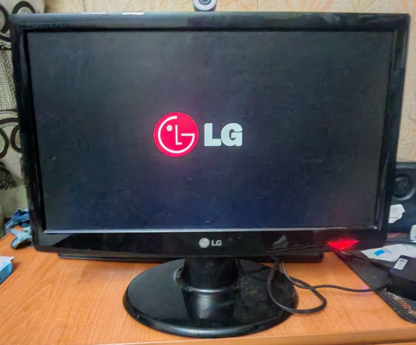 Монітор 18.5" LG Electronics W1943SE-PF