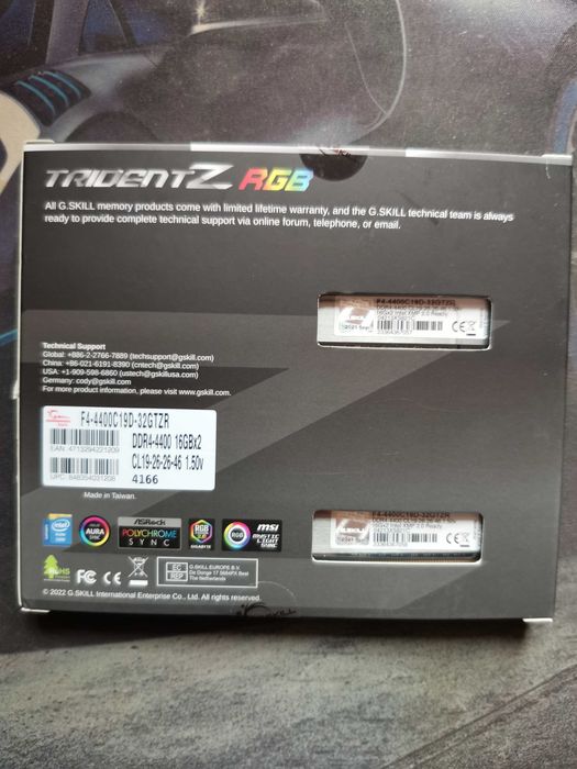 G.Skill 32 GB (2x16GB) DDR4 4400 MHz Trident Z (F4-4400C19D-32GTZR)