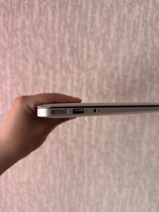 Macbook AIR 13 2013 4/256
