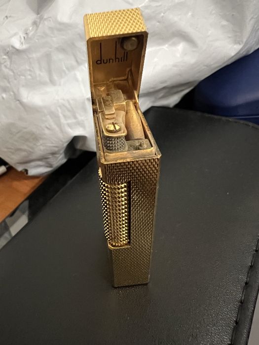 Isqueiro Dunhill em ouro