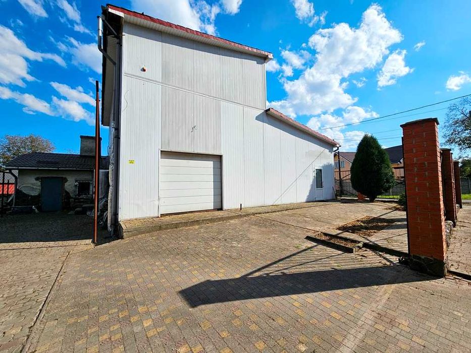 Виробничо-складське приміщення біля міжнародної автотраси Київ-Чоп...