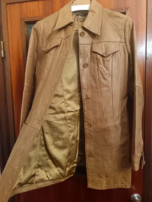 Casaco em pele cor mel