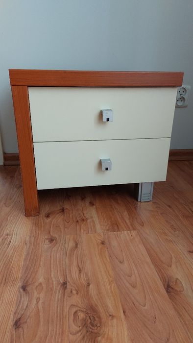 Szafka nocna z szufladami