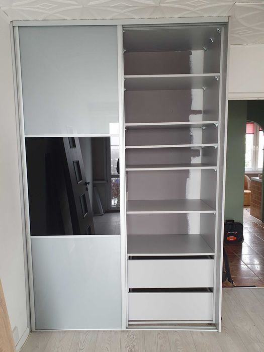 Szafa duża przesuwne drzwi