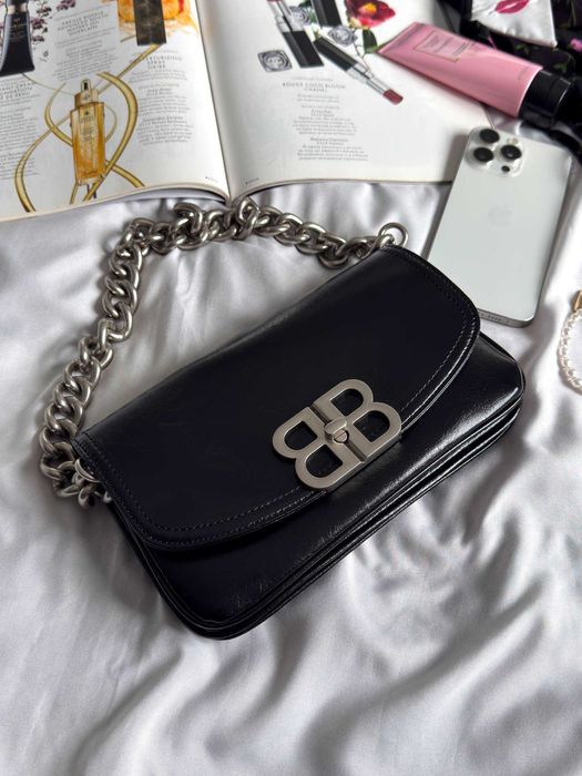 Жіноча сумка Balenciaga BB Flap Bag / Баленсіага, шкіра, чорна, Китай