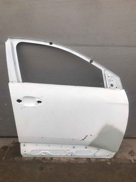 Peugeot/Citroen 3008 двері перед R