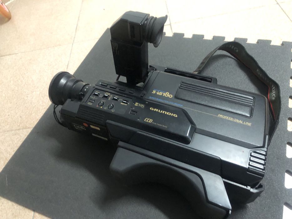 Câmara VHS Grundig S-VS180 Profissional