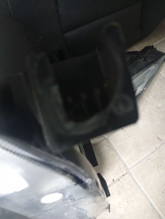 farol esq opel mokka x