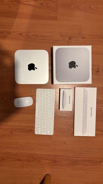 MacMini Chip Apple M2 + Teclado e Rato da Apple