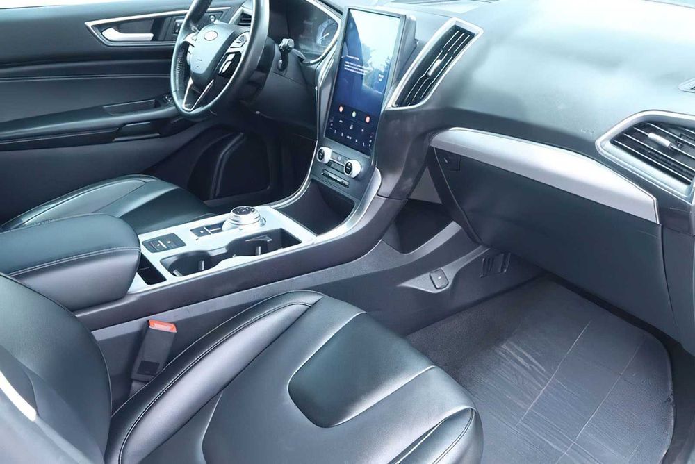 Ford Edge Titanium      2021
