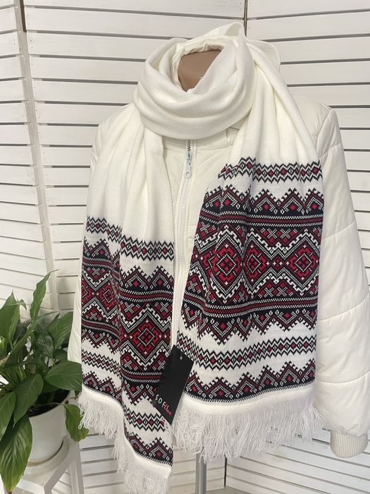 Патріотичні шарфи палантини вʼязані теплі з українським орнаментом