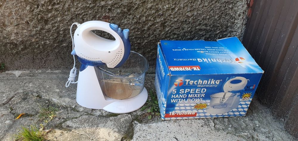 Mikser ręczny z misą Technika