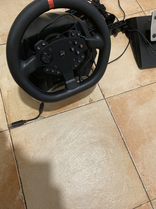 Volante Logitech G29 Driving Force + Pedais (PS5 / PS4 / PS3 / PC) - Completo