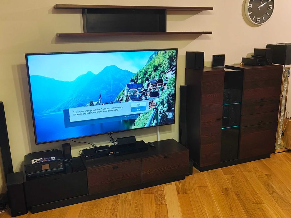 Komplet mebli do salonu Bydgoskie Meble seria Quartz RTV komoda półka