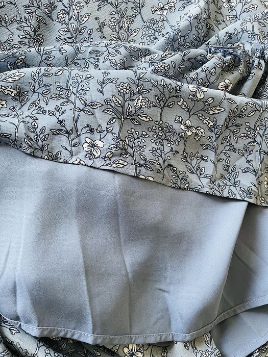 Pepe Jeans sukienka w kwiaty niebieska L