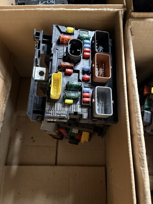 BSM блок запобіжників R06 R05 R04 R02 R09 L01 L06 L11 Z05 Z02 Z06 Z03