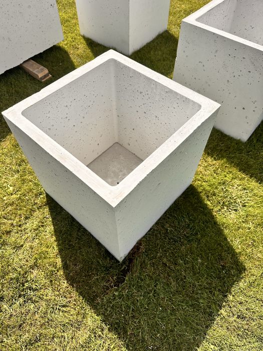 Donice z betonu architektonicznego