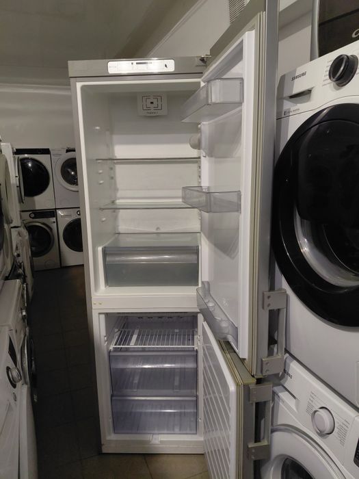 Холодильник Bauknecht