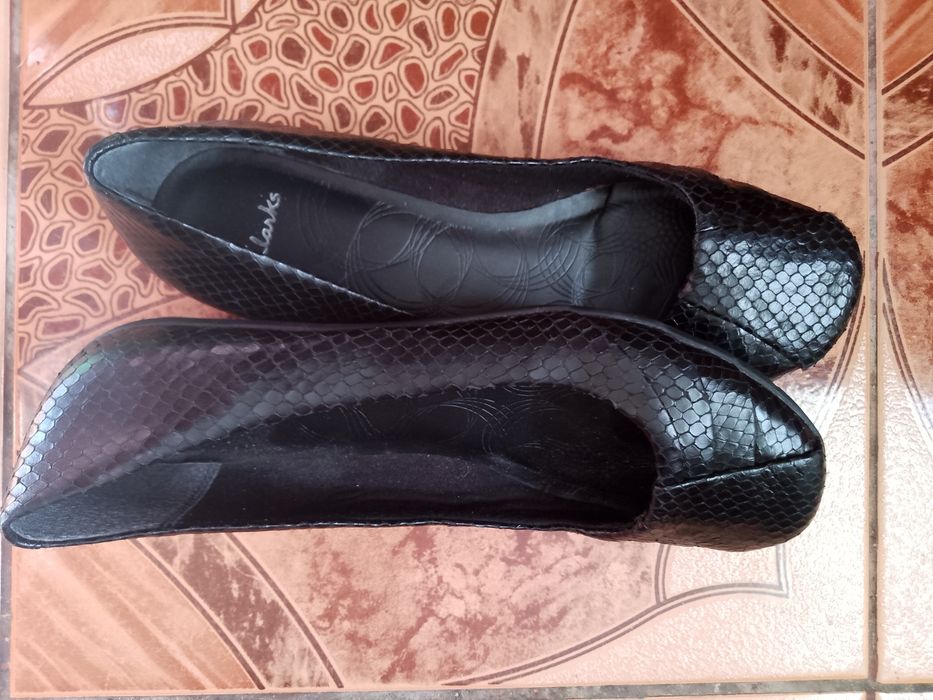 Балетки шкіряні(туфлі) Clarks 37 розміру.