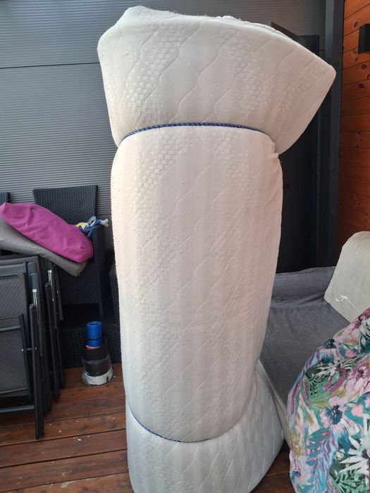 Materac 180x200 sprężynowy.