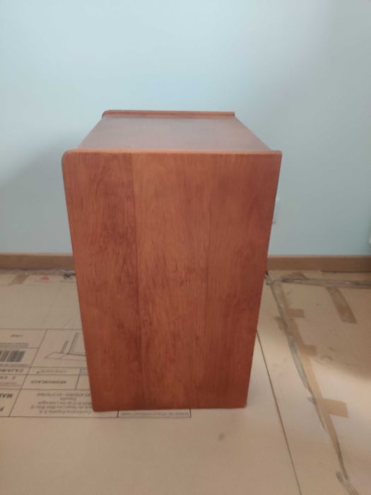 Conjunto Camas 188cmx88cm + Mesa cabeceira Pinho Mel + colchões