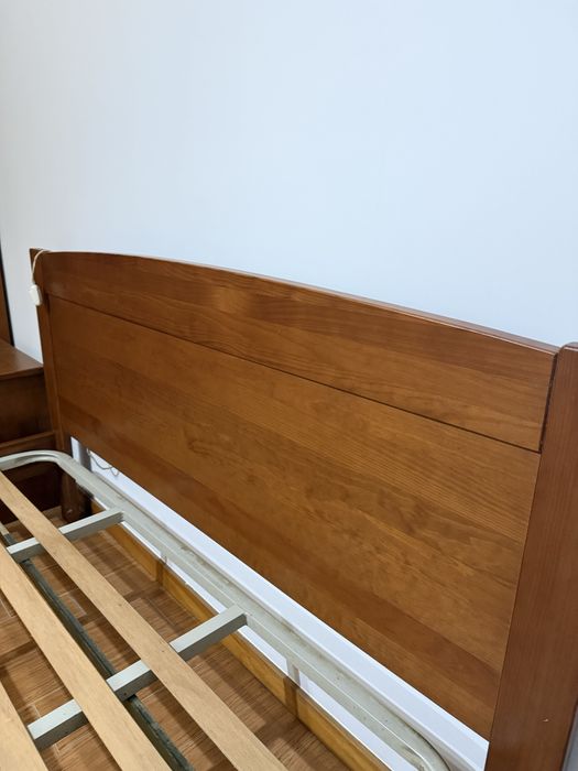 Cama com estrado