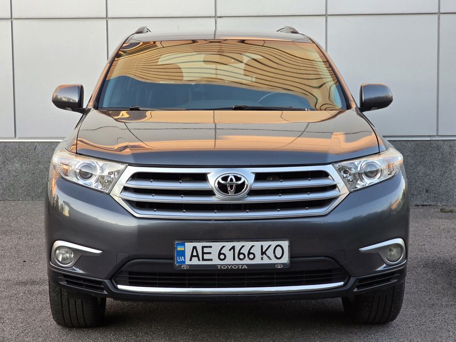 Продам свою Toyota Highlander 3.5л - 2011г