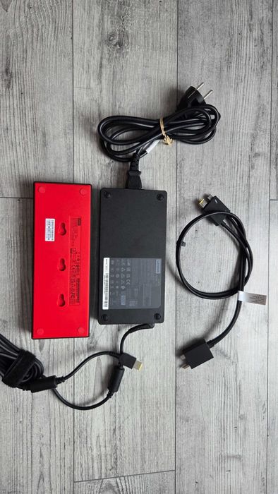Stacja dokująca Thinkpad Thunderbolt 4.0 dla Lenovo Thinkpad kompletna!