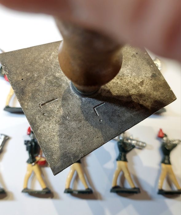 Soldadinhos de chumbo portugueses e respetivo molde