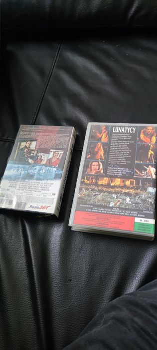2× VHS Lunatycy, tożsamość