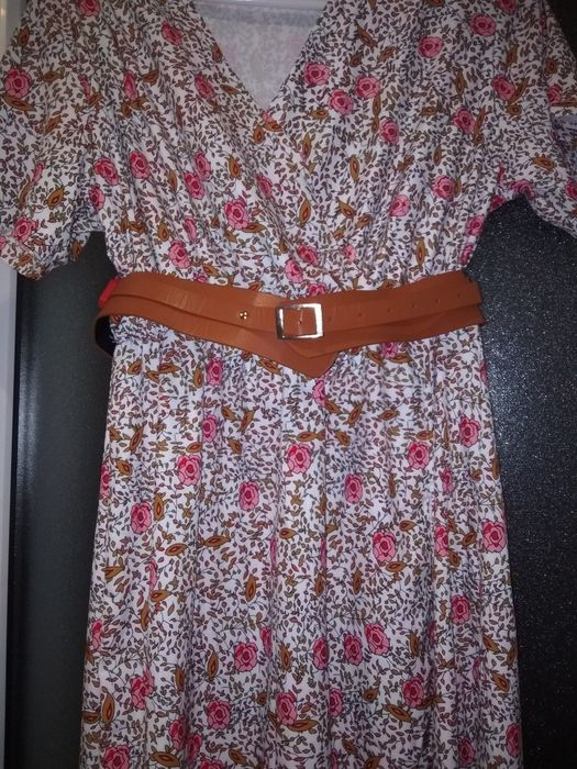 Vestido comprido flores oferta de cinto castanho.Tam m