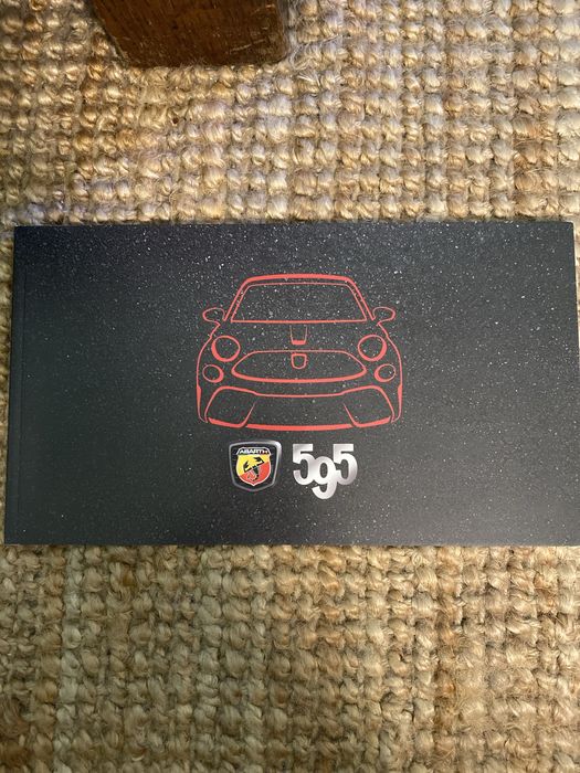 Catálogo gama Abarth 595. Versão em italiano, muito bom. Fiat