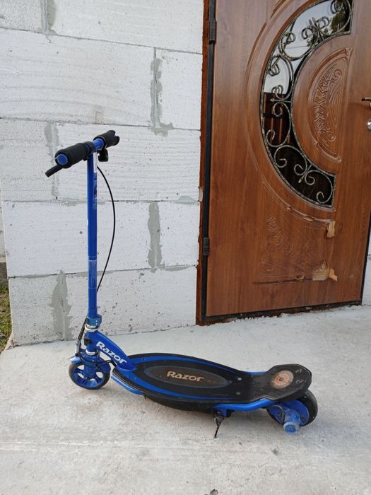 Електро самокат Razor E 90