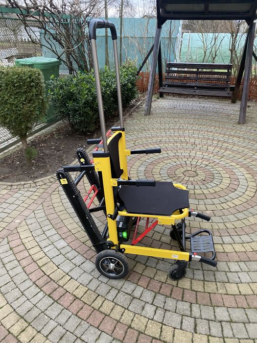 Сходовий електро підйомник для інвалідів