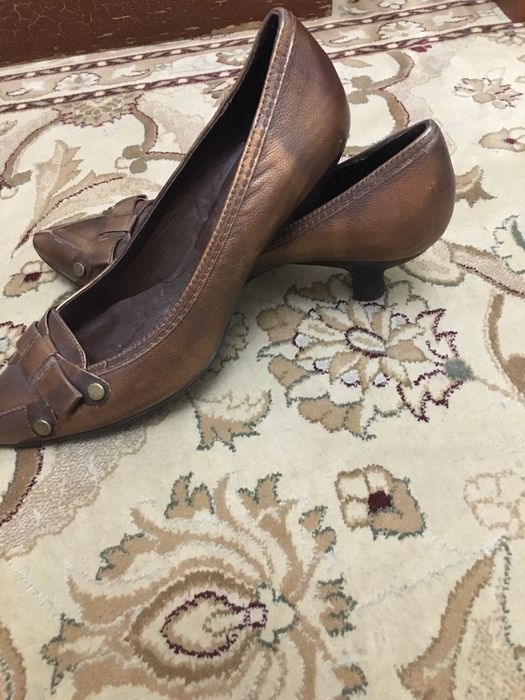 Женская обувь  кожаная