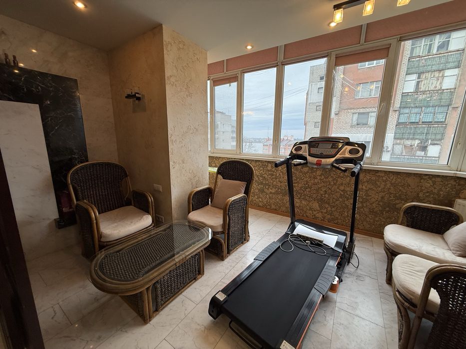 Аренда крупногабаритной 3-ки Сухой фонтан