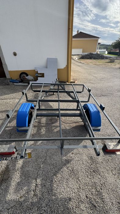 Reboque atrelado para bikes