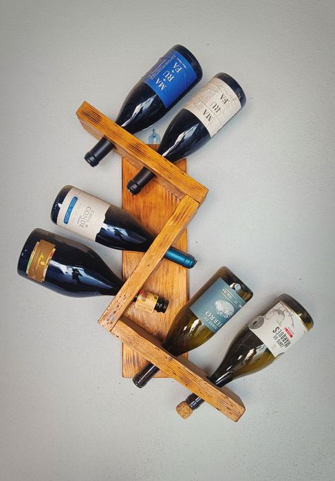Garrafeira de Parede em Madeira