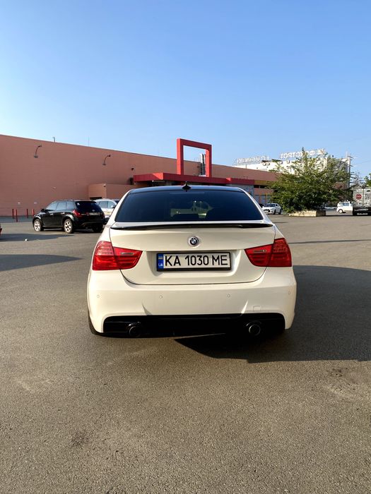 BMW E90 328xi 2010 3.0I