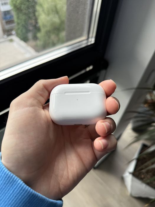 Кейс зарядний AirPods Pro 2 Lightning версія