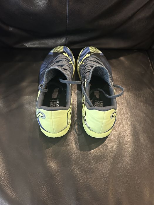 Buty halówki PUMA Future 7 play r.38,5
