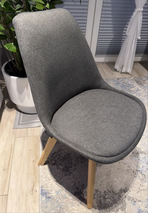 Krzesła Konsimo Keno