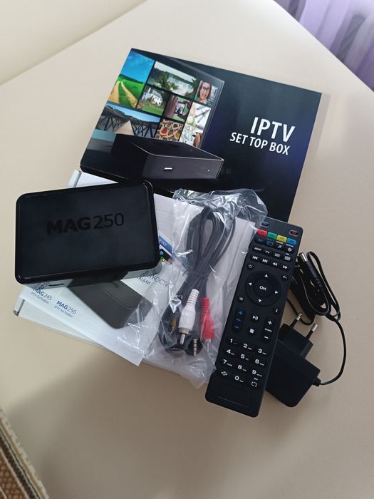 Смарт приставка IPTV MAG 250 нова.