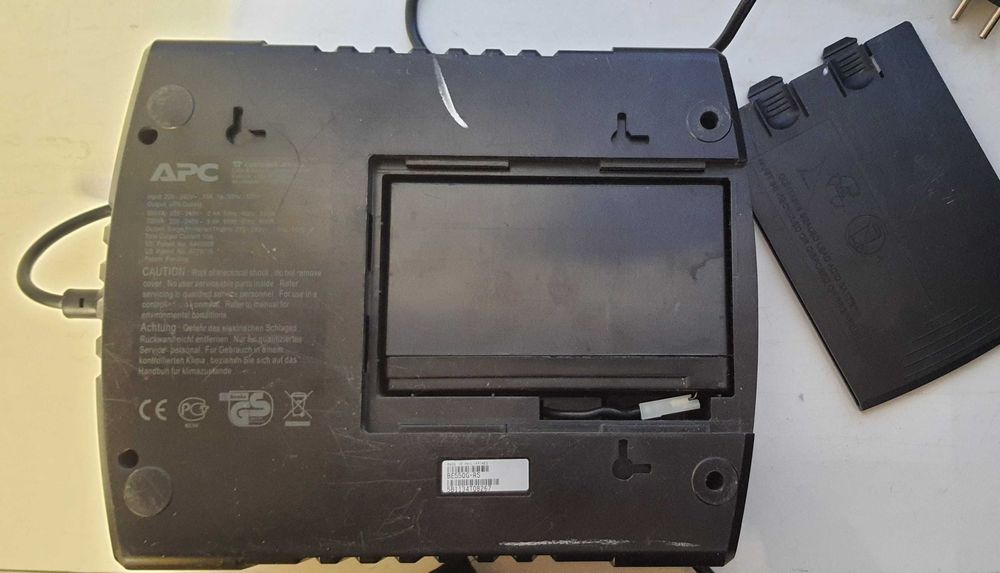 Блок бесперебойного питания ИБП APC Back-UPS ES 550VA (новая батарея)